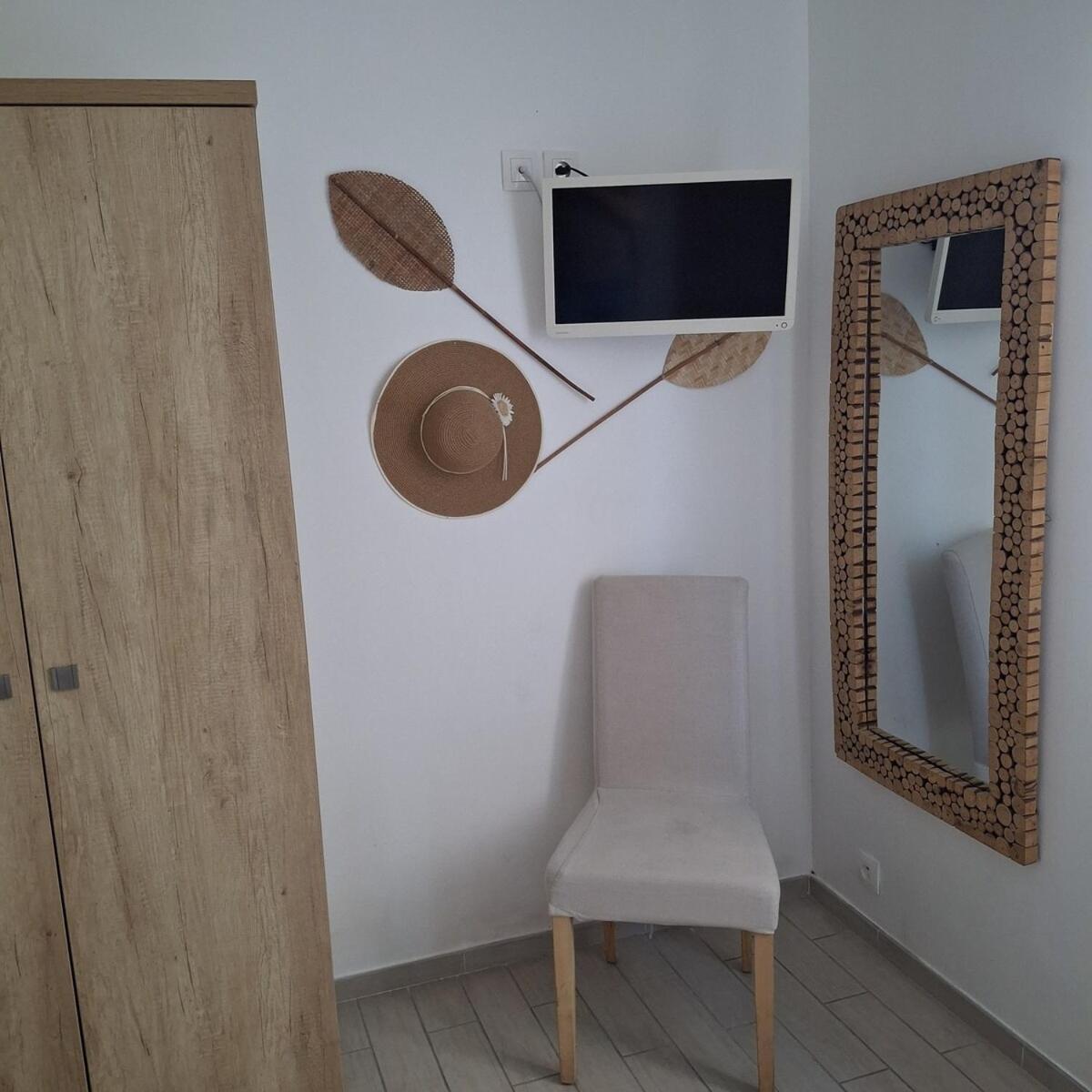Mistral Appartements Port-Saint-Louis-du-Rhône Dış mekan fotoğraf