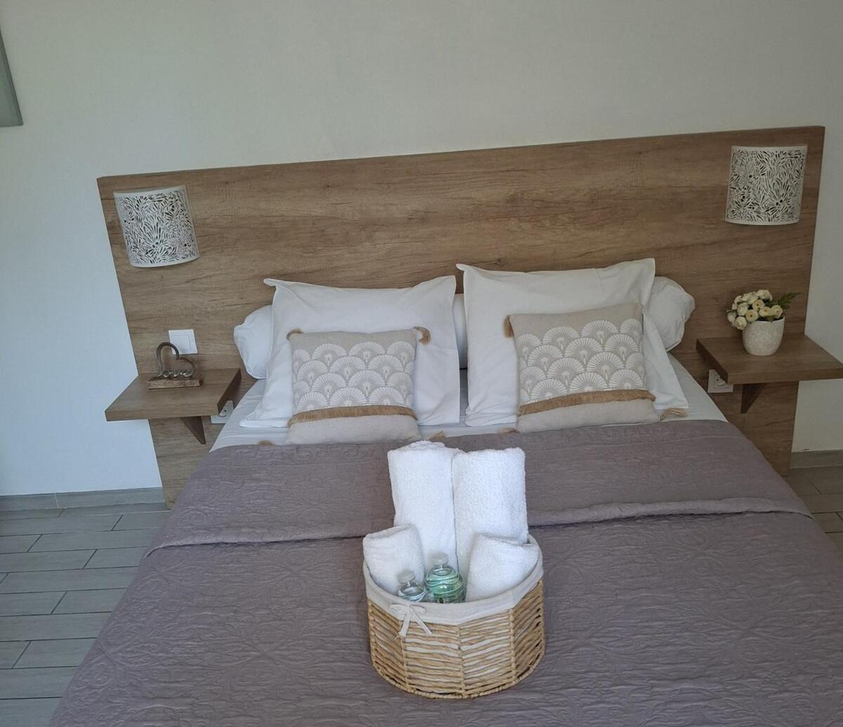 Mistral Appartements Port-Saint-Louis-du-Rhône Dış mekan fotoğraf